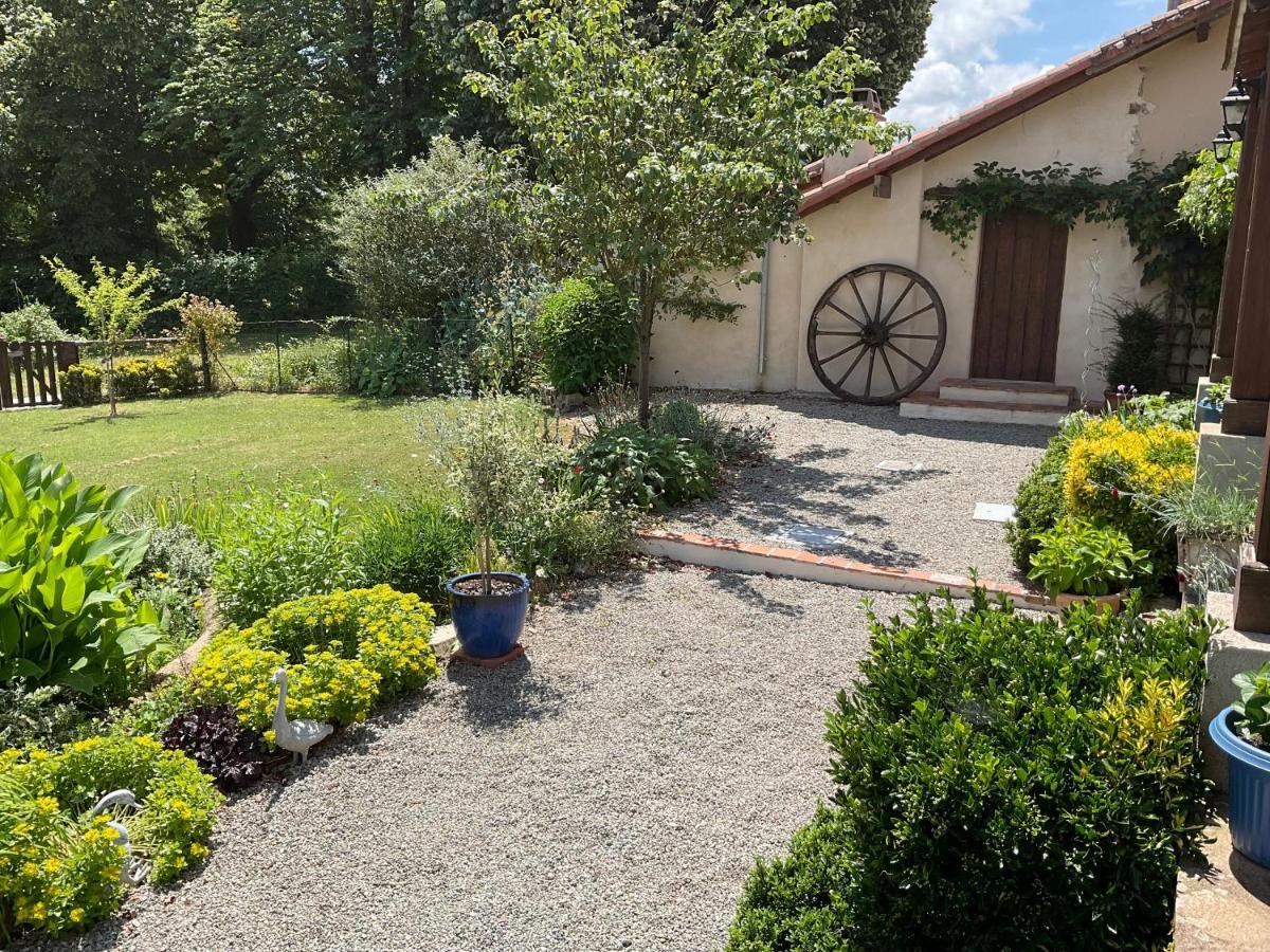 La Grange Terrou Saint-Germain-de-Confolens Exterior foto